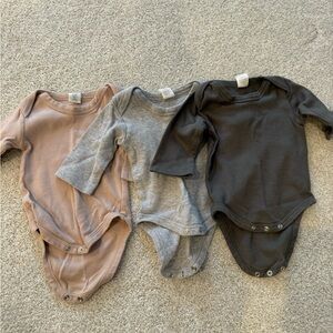 Colored Organics Long Sleeve Bodysuits